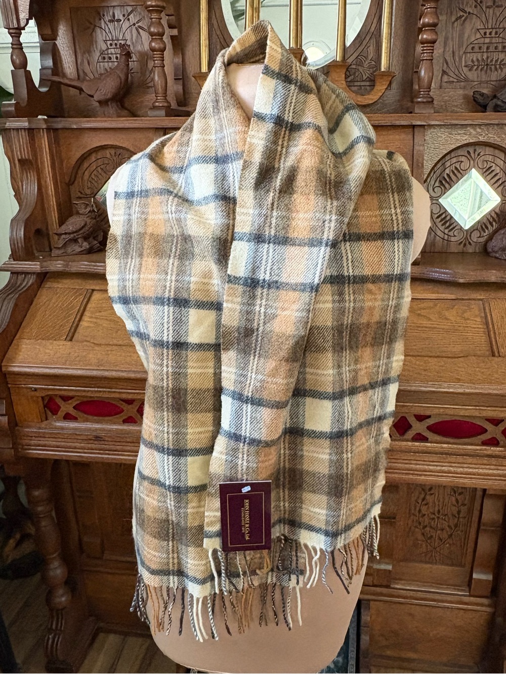 John Hanley & Co. Ltd. 100% lambs wool plaid fringed scarf NwT